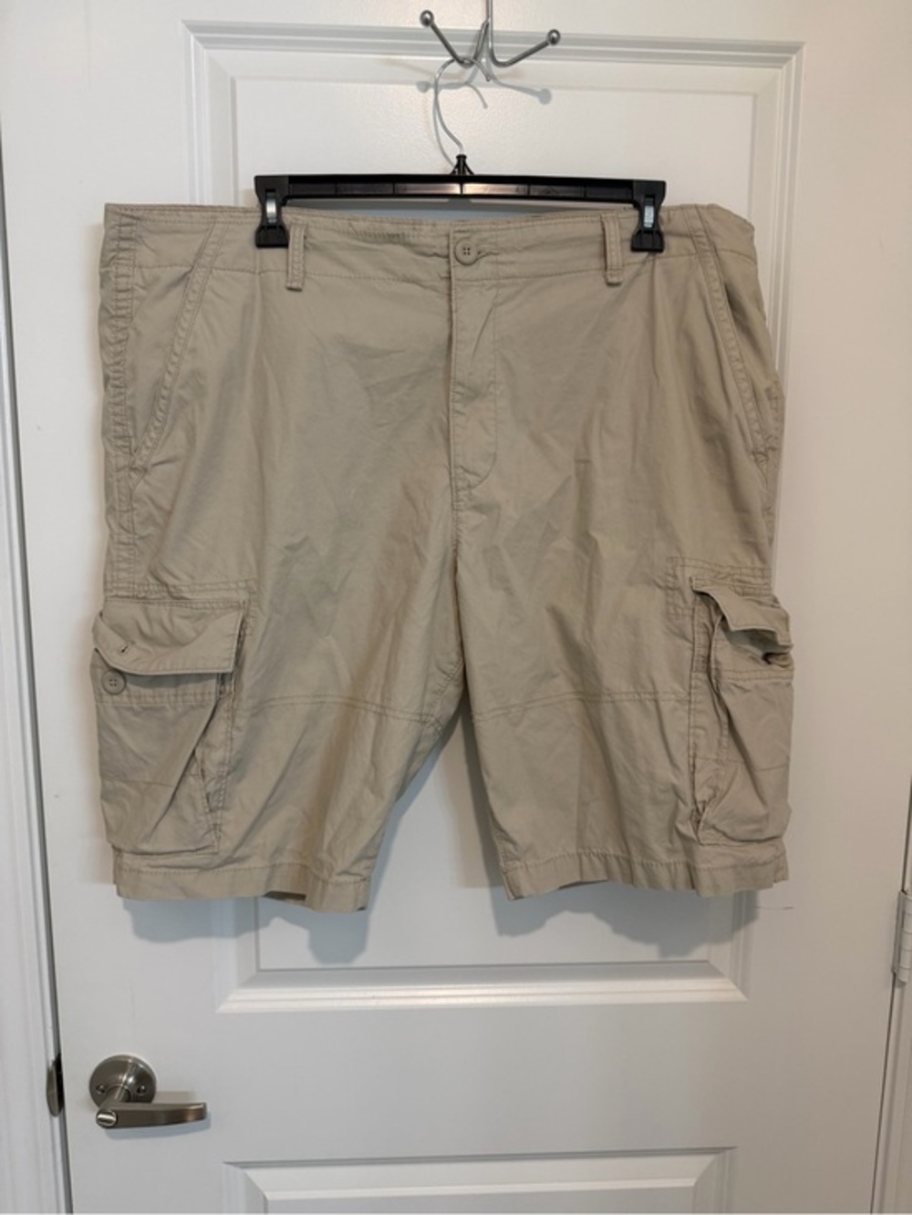 Old Navy Mens 44 Tall Khaki Cargo Shorts Beige Cotton Utility Casual Outdoor - Picture 1 of 5